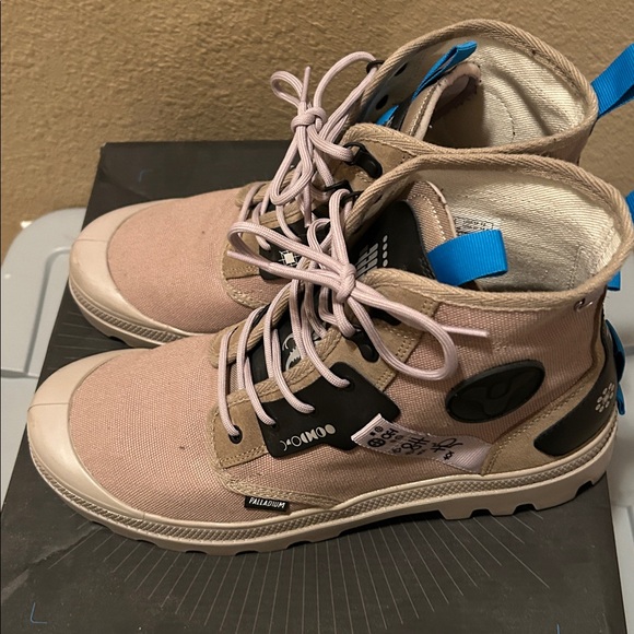 Palladium Destiny Pampa Witch Queen size 12 EUC in box Dune color - Picture 2 of 7